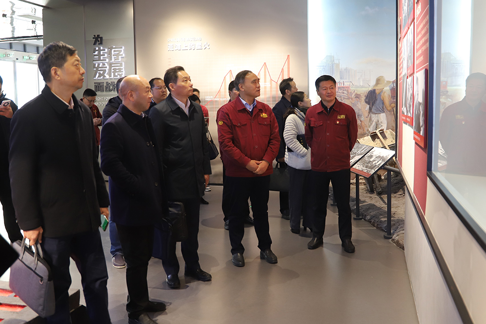 走進(jìn)企業(yè) 貼心服務(wù) 市工信局黨組中心組學(xué)習(xí)會(huì)在淮鋼召開
